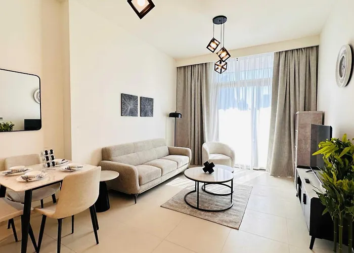 Oyo 1350 Home Premium 1-Bed Apt Burj Crown