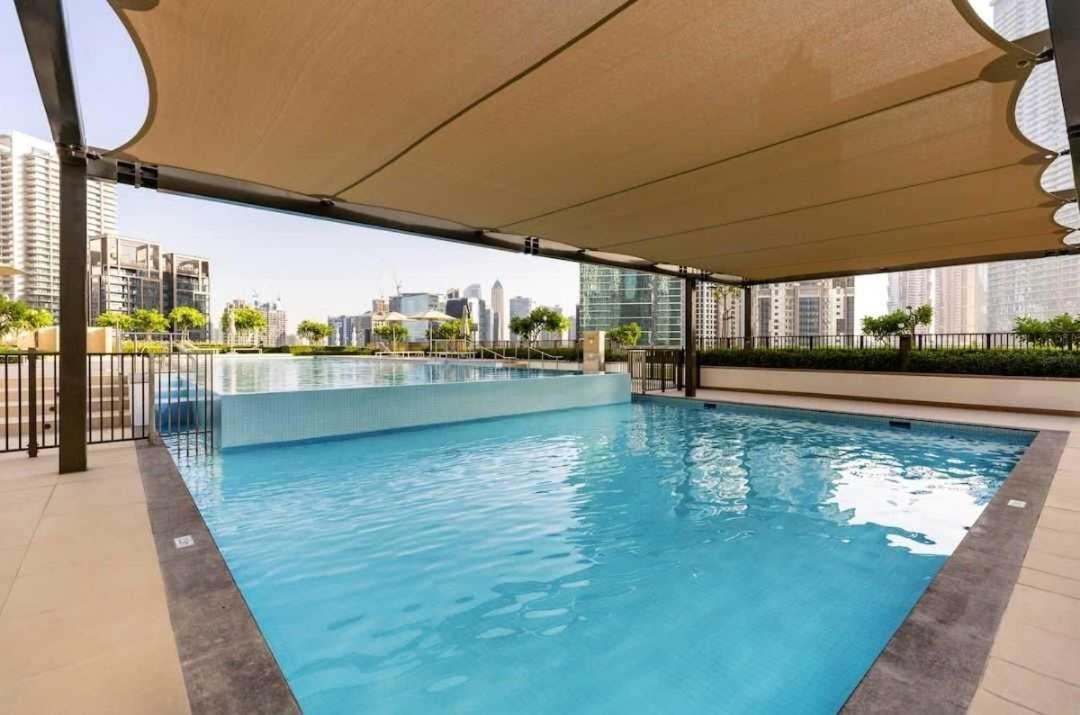 Oyo 1350 Premium 1-bed Burj Crown Apartment