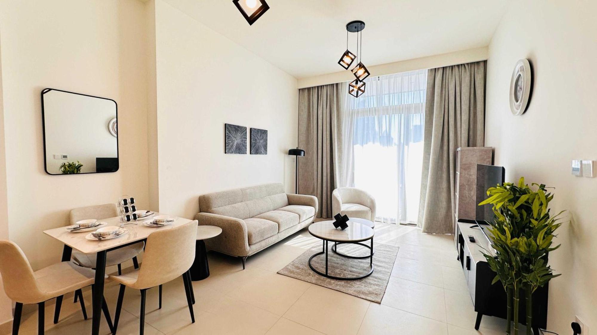 Oyo 1350 Premium 1-bed Burj Crown Dubai