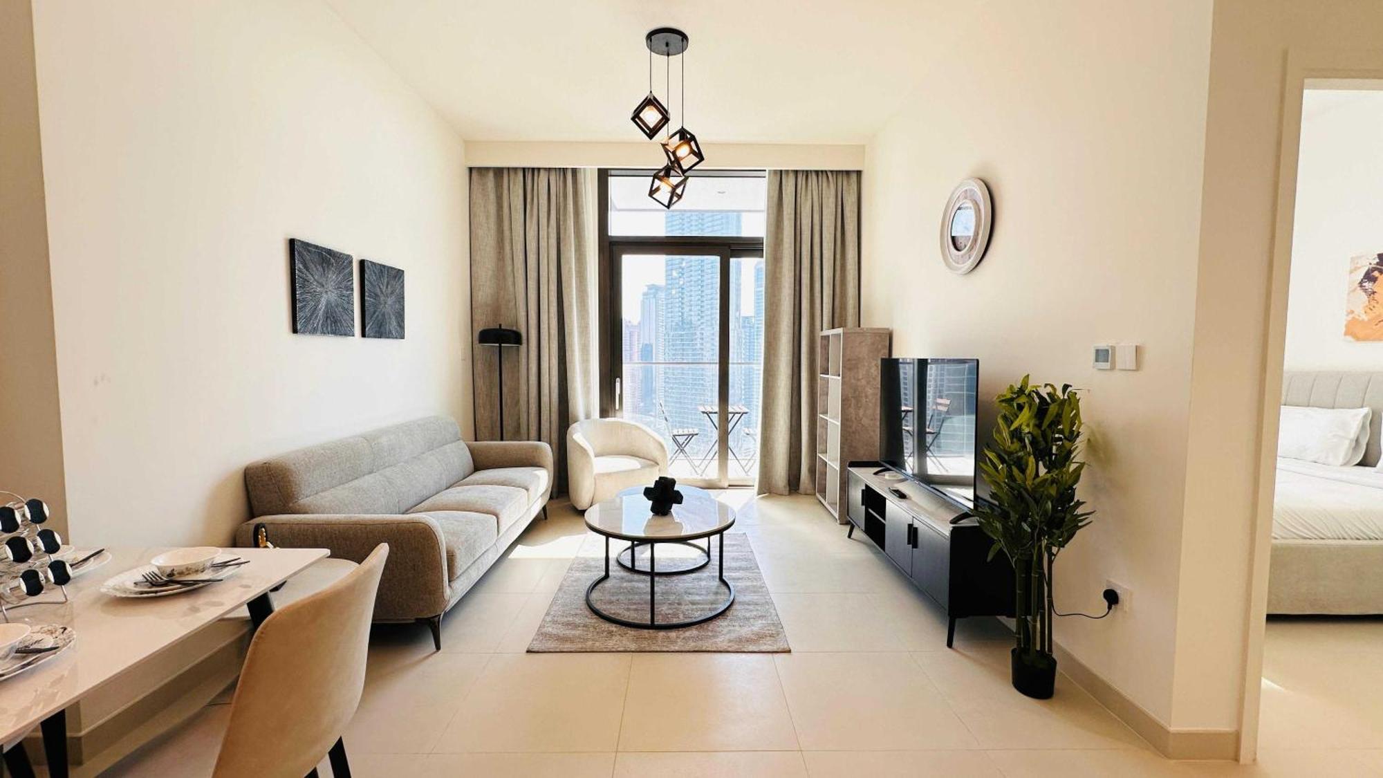 Apartment Oyo 1350 Premium 1-bed Burj Crown *