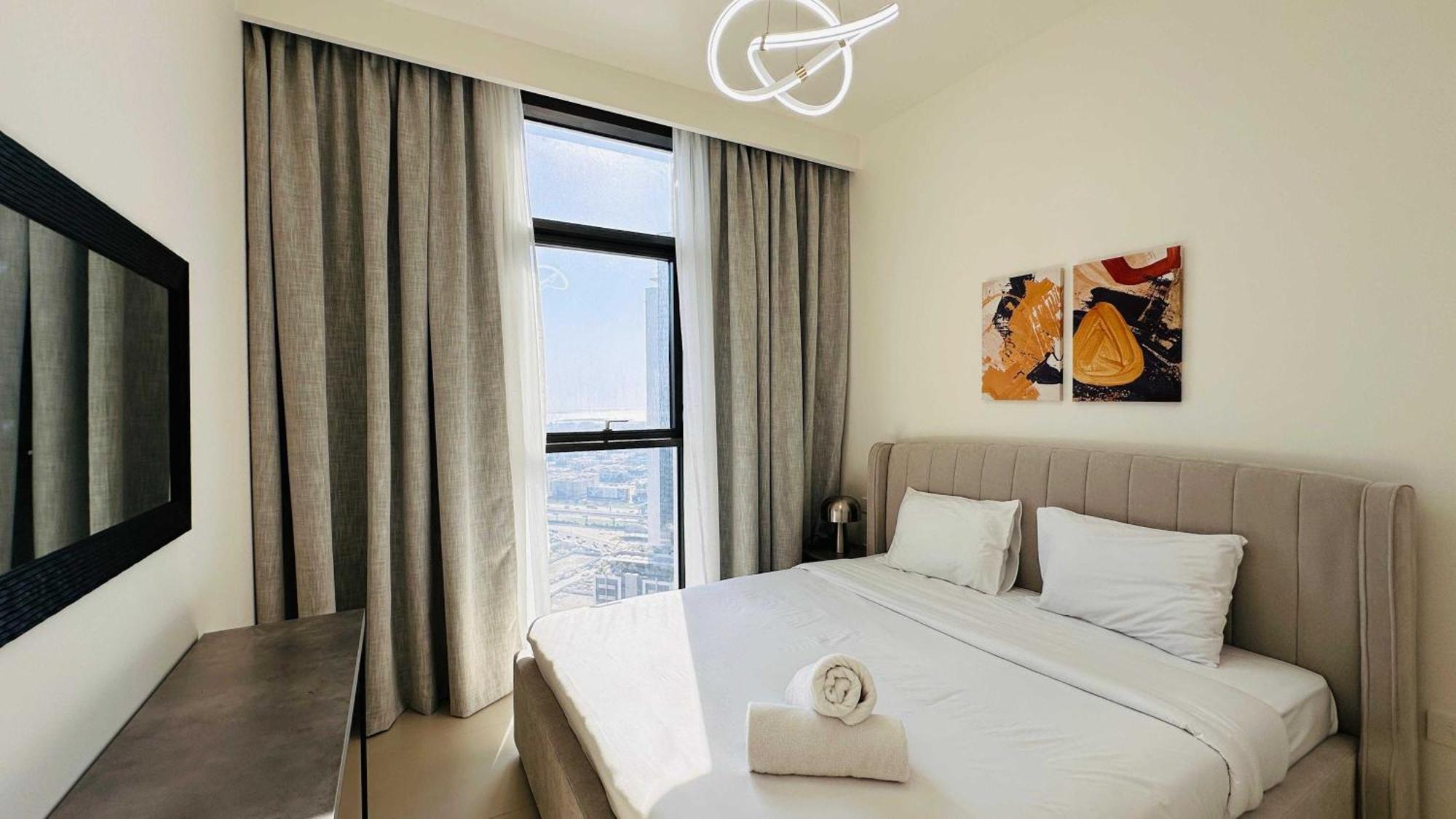 Oyo 1350 Premium 1-bed Burj Crown Apartment
