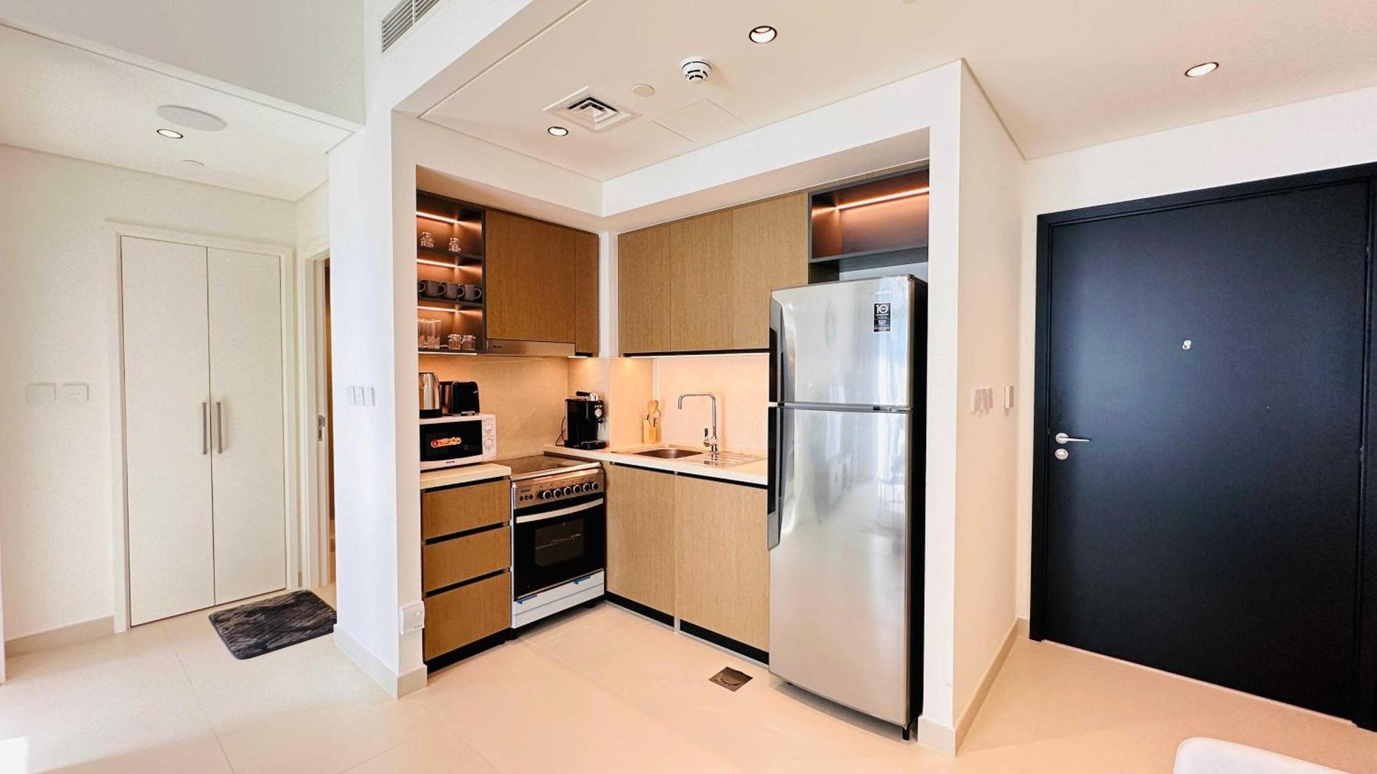 Oyo 1350 Premium 1-bed Burj Crown *